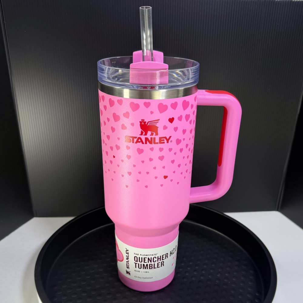 Stanley 40 Oz H2.0 Flowstate Quencher Tumbler Pink Sweet Hearts